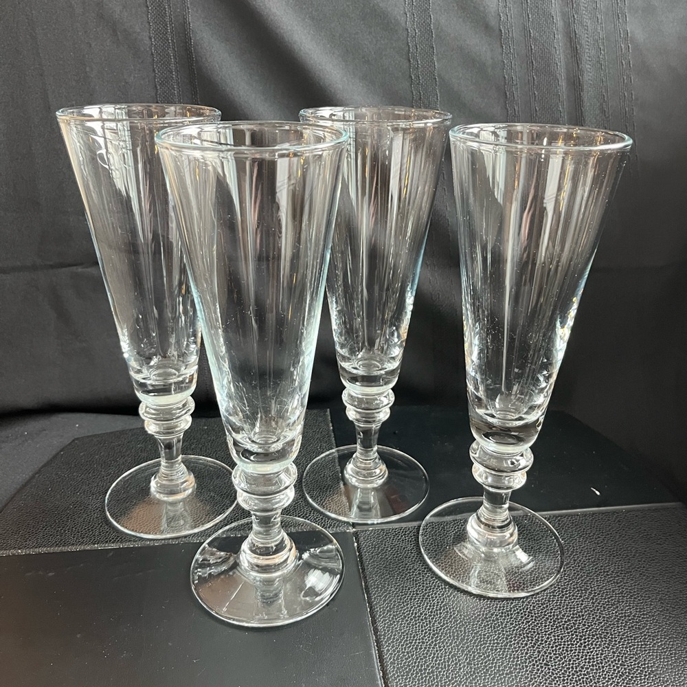 Claro Pilsner Glasses (Set of 4)